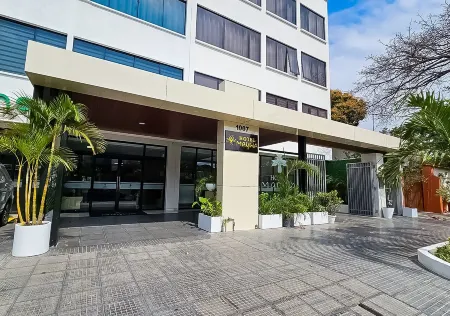 Hotel Maywa Отели рядом с достопримечательностью «Парк Баррио Сукре»