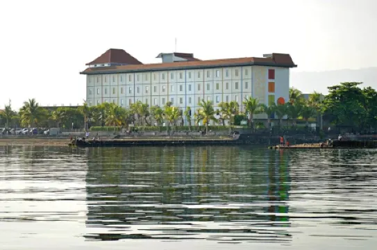 Singaraja Beach Hotel