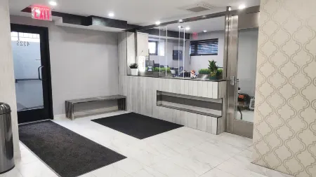 Hotel Fuego Bronx Yankee Stadium Отели рядом с достопримечательностью «Манхэттенский колледж»