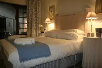 Die Kersiehuis Hotels near Queen Victoria guest farm
