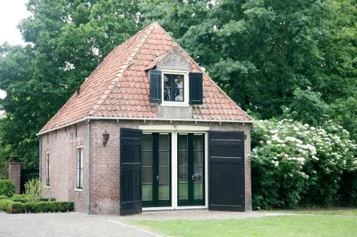 Stadspaleis Hotel & Restaurant OldRuitenborgh فنادق في Steenwijk