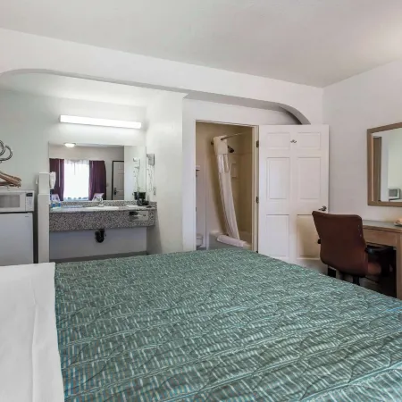 Rodeway Inn Beaumont