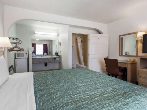 Rodeway Inn Beaumont