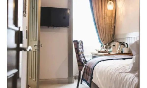 Old Court House Inn Hotel di 