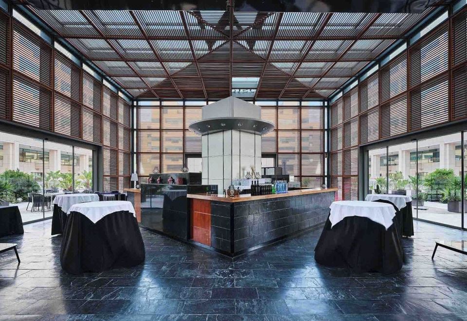 Eurostars Grand Marina Gl Hotel Over view