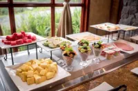 Peace Lodge - breakfast