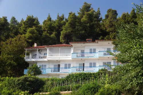 Roditsa Patritsia Apartments Hotels in Pallini