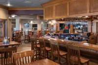 Cedar Shore Resort - Bares