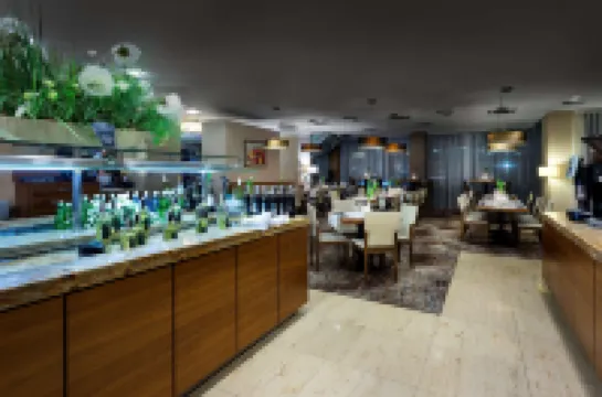 克拉特夫希爾頓花園飯店