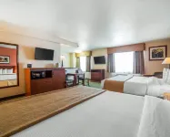 Quality Inn Winnemucca- Model T Casino - Parking