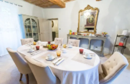 馬斯德拉夏貝爾酒店