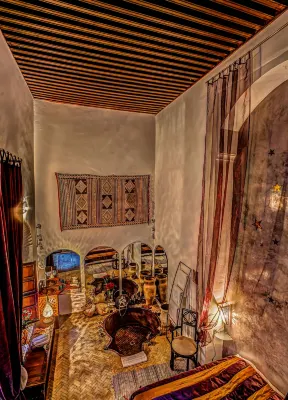 ริอาดอัลมาซ โรงแรมใน