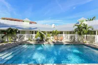 Tropical Breeze Resort - Beach