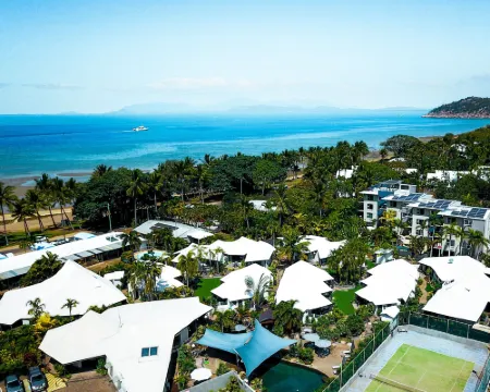 Island Leisure Resort Hotels in Nelly Bay