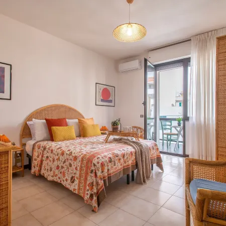 Sardinia RE - Lilium Central Flat