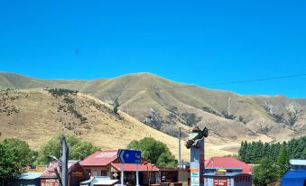 Burkes Pass Country Motels