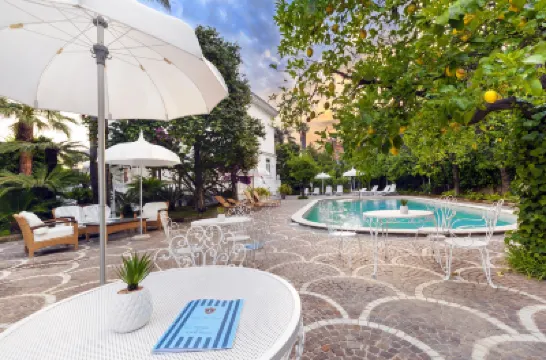 Relais Villa Savarese Các khách sạn gần Phố Corso Italia