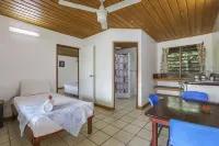 Beachfront Resort فنادق في Dany Island