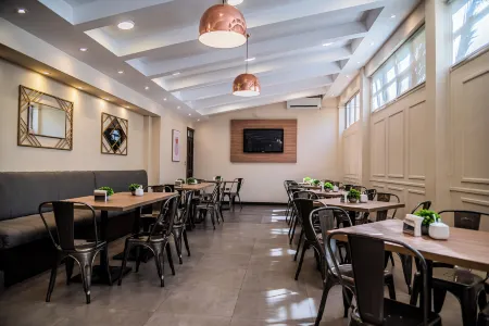 Domani Hotel Boutique Отели рядом с Аэропорт Хорхе Вильстерманн