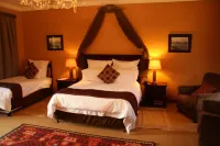 Hampton House Guest House Hotels near Whispering Tree Tops