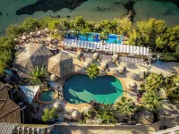 Gloria Maris Hotel Suites and Villa - Parking