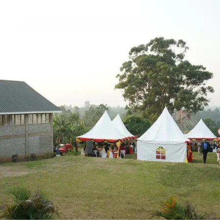 Koi Koi, Fort Portal
