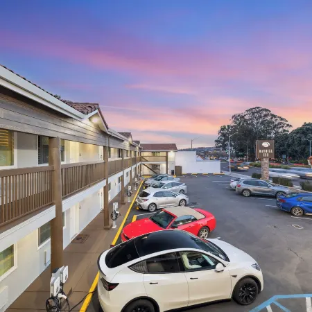 Bayhill Inn