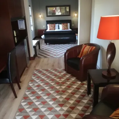 Belmont Guesthouse Hotels near Naval Hill