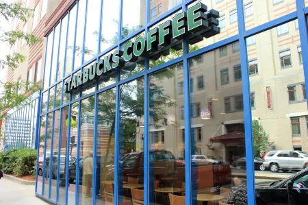 DoubleTree by Hilton Hotel Boston - Downtown Отели рядом с достопримечательностью «Чайнатаун»