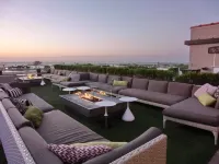 The Birchwood Hotels near 400 Beach