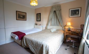 Fines Bayliwick Hotel