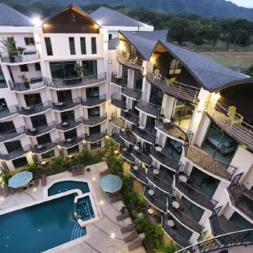 Pacific Suites Boutique Hotel and Bistro