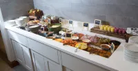 Menlo Park Hotel - breakfast