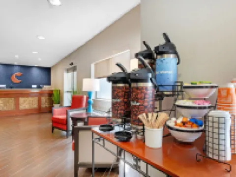 Comfort Inn & Suites North Greenfield Hotels in Greenfield