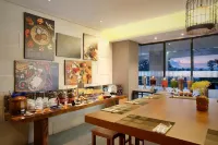 Batiqa Hotel Palembang - breakfast