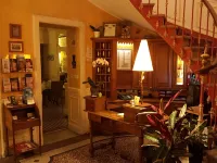 Hôtel du Parc Hotels near The Corum