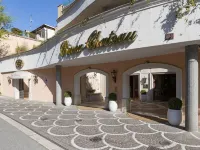River Chateau Hotel Hotels near Tor Di Quinto