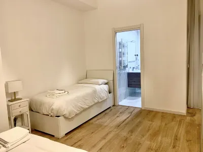 Residence D'azeglio Hotel in zona Guarneri Salvatore Pellicce