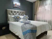 Posh 3 Bedroomed Guesthouse in Hillside with Pool - 2039 Hotels in 