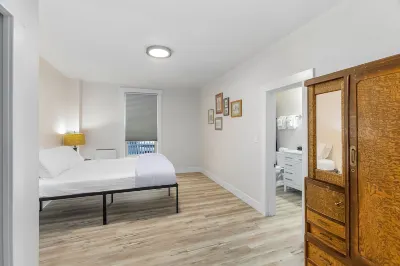 The Nighthawk Eyrie Hotels in Camano