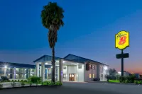 Super 8 by Wyndham Victoria / South / Hwy 59