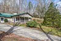 Pinners Compound- 4 Br Hot Tub Fire Pit Hotels in Buncombe County