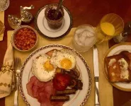 QUEENS COURT HOTEL Отели в г. Бамбури