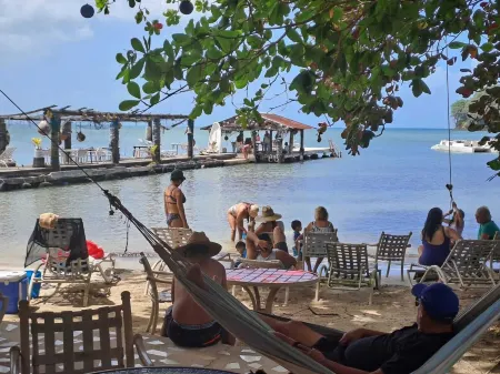 Villa Bella Отели рядом с достопримечательностью «Huerta Beach, Portobelo»