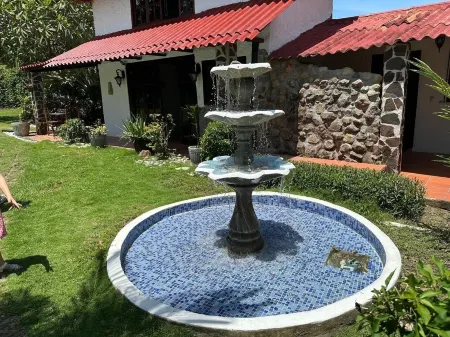 B & B Casa Naturaleza Playa Corona Отели в г. Сан Карлос