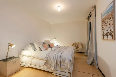 Huswell - Apartment with Garden at the Seaside in Knokke Отели в г. Кнокке-Хейст