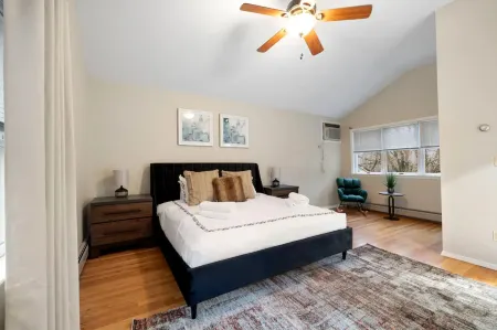 Cozy Fall Home with 4Br and Fireplace