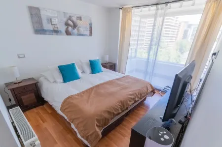 Kennedy Apartments Los Militares Отели рядом с достопримечательностью «Парк Сан Эухенио»