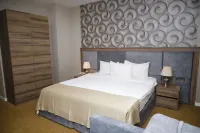 Grand Midway Hotel