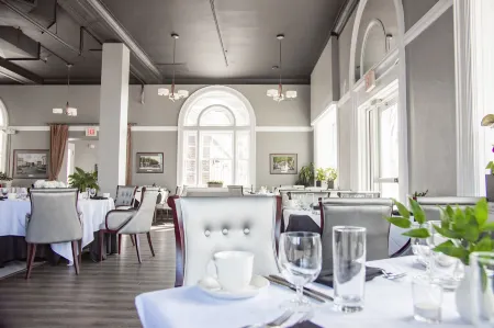 The Queensbury Hotel Отели в г. Аргайл